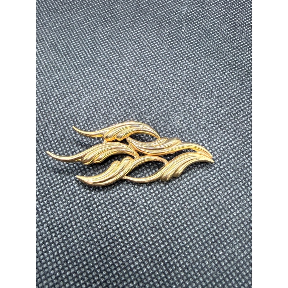 Vintage Gold Tone Abstract Flame Leaf Brooch Pin Textured Mid Century Modern